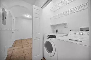 6900 NW 179th St, Hialeah, FL 33015 - Photo 23