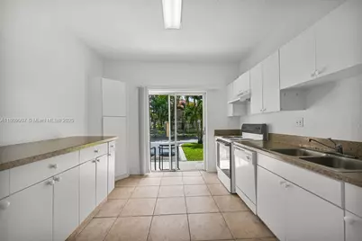 6900 NW 179th St #104-1, Hialeah, FL 33015 - Photo 7