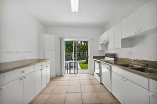 6900 NW 179th St, Hialeah, FL 33015 - Photo 7