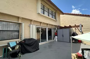 9999 NW 9th St Cir, Miami, FL 33172 - Photo 11