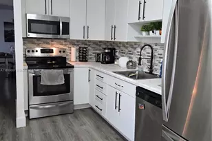 900 NE 195th St, Miami, FL 33179 - Photo 7