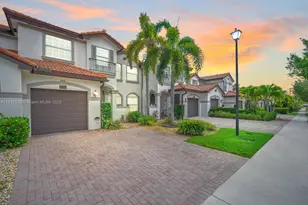 9741 Darlington Pl, Cooper City, FL 33328 - Photo 3