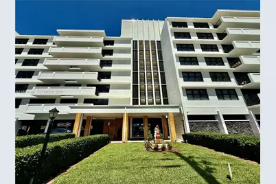 10101 E Bay Harbor Dr #401, Bay Harbor Islands, FL 33154 - Photo 9