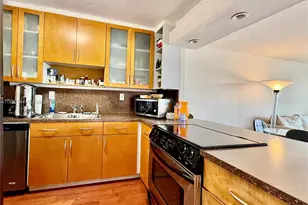 10101 E Bay Harbor Dr, Bay Harbor Islands, FL 33154 - Photo 17