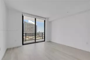 45 SW 9th St, Miami, FL 33130 - Photo 15