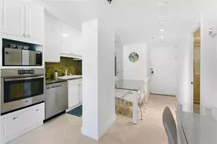100 Lincoln Rd, Miami Beach, FL 33139 - Photo 9