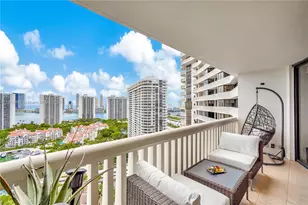 1000 Island Blvd, Aventura, FL 33160 - Photo 15