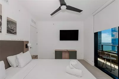 159 NE 6th St #3205, Miami, FL 33132 - Photo 23