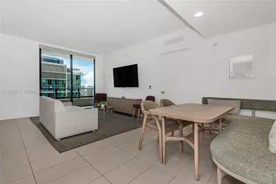 159 NE 6th St #3205, Miami, FL 33132 - Photo 3