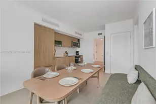 159 NE 6th St, Miami, FL 33132 - Photo 9