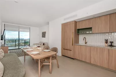 159 NE 6th St #4215, Miami, FL 33132 - Photo 3