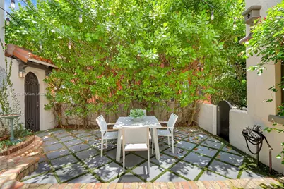 447 Giralda Ave., Coral Gables, FL 33134 - Photo 9