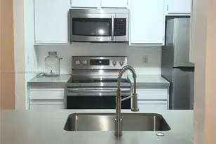 2425 NW 33rd St, Oakland Park, FL 33309 - Photo 9