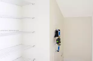 8167 NW 41st St, Doral, FL 33166 - Photo 23