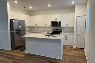 256 SW 159th Terrace, Pembroke Pines, FL 33027 - Photo 7