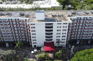 3660 NE 166th St, North Miami Beach, FL 33160 - Photo 15