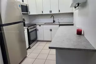 800 SW 131st Ave, Pembroke Pines, FL 33027 - Photo 3