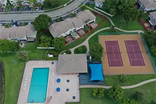 10428 NW 3rd St, Pembroke Pines, FL 33026 - Photo 23