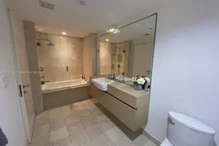 200 Biscayne Blvd Way, Miami, FL 33131 - Photo 7