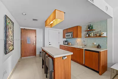 6801 Collins Ave #717 Door 703, Miami Beach, FL 33141 - Photo 19