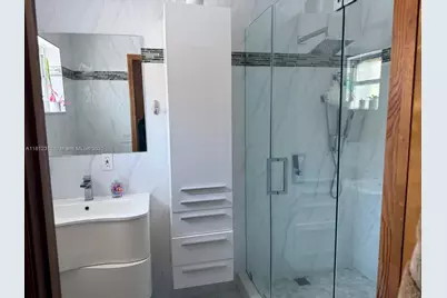 3297 W 70th St, Hialeah, FL 33018 - Photo 15