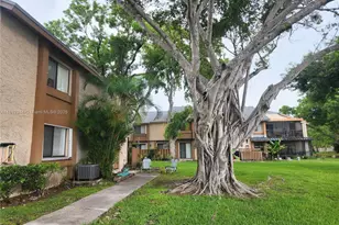 52 Wimbledon Lake Dr, Plantation, FL 33324 - Photo 3