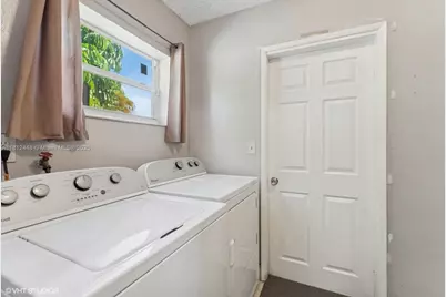 1831 SW 42nd Ter, Fort Lauderdale, FL 33317 - Photo 15