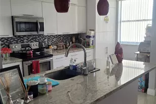 4330 Hillcrest Dr, Hollywood, FL 33021 - Photo 7