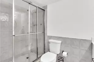 1770 NE 191st St, Miami, FL 33179 - Photo 27