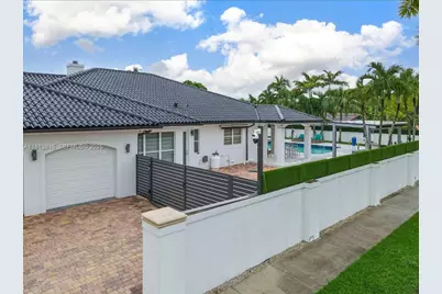 11390 SW 30th St, Miami, FL 33165 - Photo 5