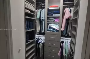 55 SW 9th St, Miami, FL 33130 - Photo 15