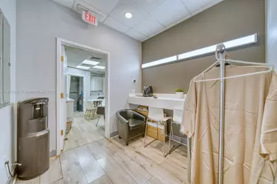 Full Service Beauty Salon On Sunset Dr & 57th Ave, Coral Gables, FL 33143 - Photo 15