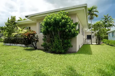 1201 S Biscayne Point Rd, Miami Beach, FL 33141 - Photo 23