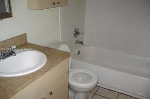 15328 SW 72nd St, Miami, FL 33193 - Photo 3