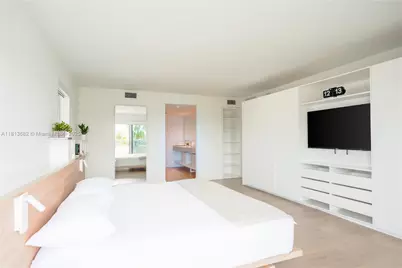 10250 Collins Avenue #PH1, Bal Harbour, FL 33154 - Photo 11