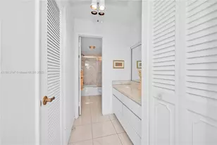 8900 Washington, Pembroke Pines, FL 33025 - Photo 5