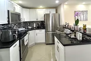 3200 NE 7th Ct, Pompano Beach, FL 33062 - Photo 1