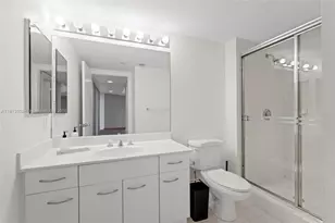 21205 Yacht Club Dr, Aventura, FL 33180 - Photo 25