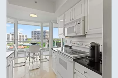 21055 Yacht Club Dr #1007, Aventura, FL 33180 - Photo 3