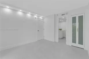 1201 S Ocean Dr, Hollywood, FL 33019 - Photo 23