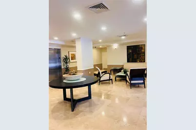 900 SW 8th St #806, Miami, FL 33130 - Photo 17