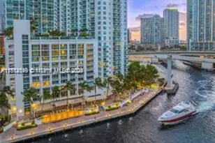 31 SE 5th St, Miami, FL 33131 - Photo 31