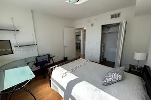 31 SE 5th St, Miami, FL 33131 - Photo 17