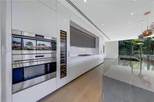 420 N Hibiscus Dr, Miami Beach, FL 33139 - Photo 11