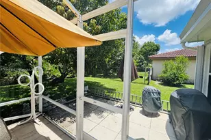 126 Chestnut Cir, Royal Palm Beach, FL 33411 - Photo 13