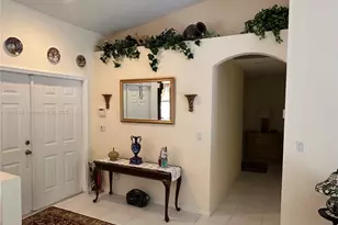 126 Chestnut Cir, Royal Palm Beach, FL 33411 - Photo 3