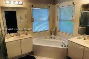 126 Chestnut Cir, Royal Palm Beach, FL 33411 - Photo 11