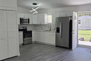 2248 Marina Park Dr, Fort Myers, FL 33905 - Photo 3