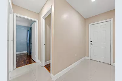 19847 NW 86th Ave, Hialeah, FL 33015 - Photo 21