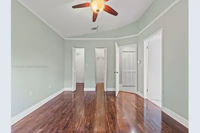 19847 NW 86th Ave, Hialeah, FL 33015 - Photo 17